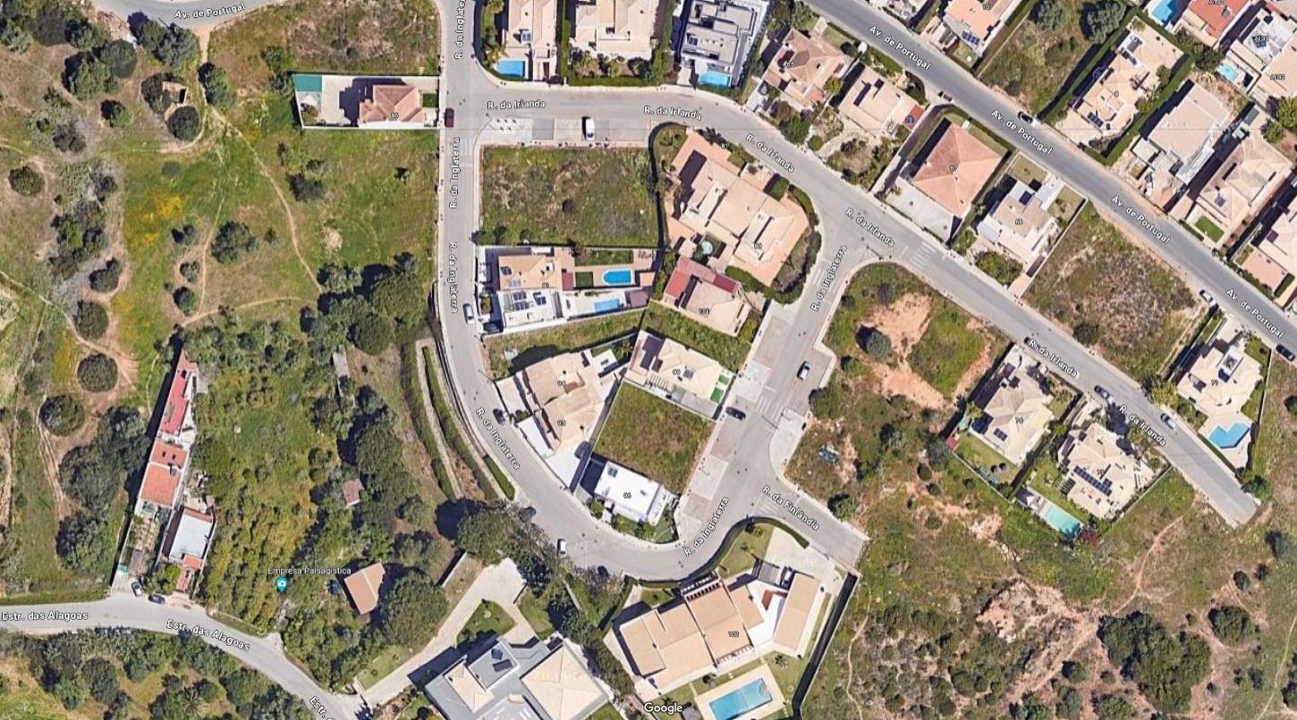 Terreno para Moradia T4 em Alvor