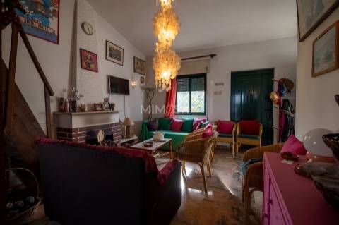 Moradia T3+2 com 3 Anexos Independentes em Alvor