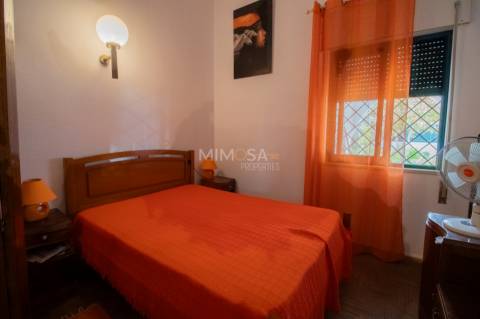 Moradia T3+2 com 3 Anexos Independentes em Alvor