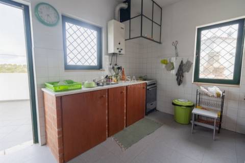 Moradia T3+2 com 3 Anexos Independentes em Alvor