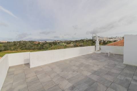 Moradia T3+2 com 3 Anexos Independentes em Alvor