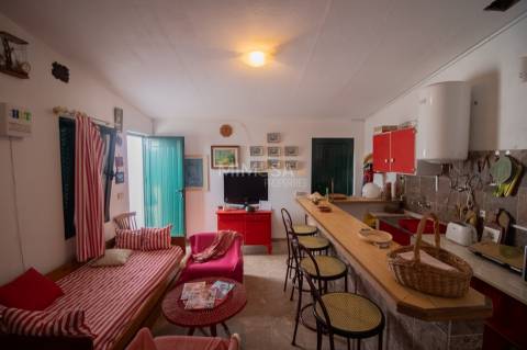 Moradia T3+2 com 3 Anexos Independentes em Alvor