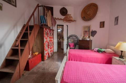 Moradia T3+2 com 3 Anexos Independentes em Alvor