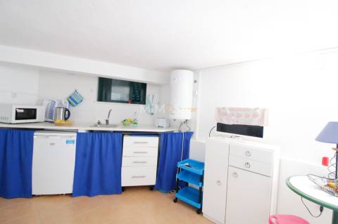 Moradia T3+2 com 3 Anexos Independentes em Alvor