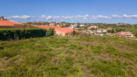 Fantástico terreno para construção de moradia, projeto perto da praia em zona privilegiada da cidade