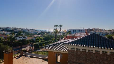 Nova Moradia de 4 Quartos em Suite em Porto de Mós, Lagos