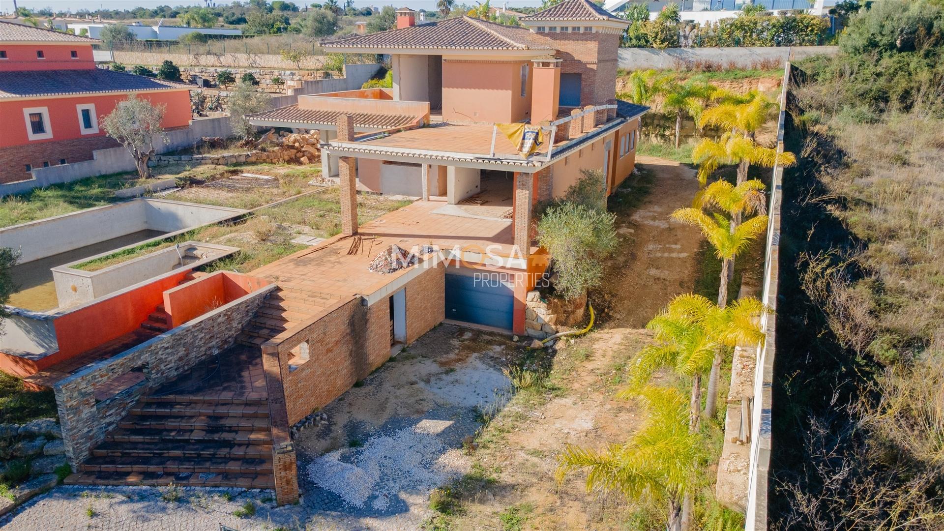 Nova Moradia de 4 Quartos em Suite em Porto de Mós, Lagos