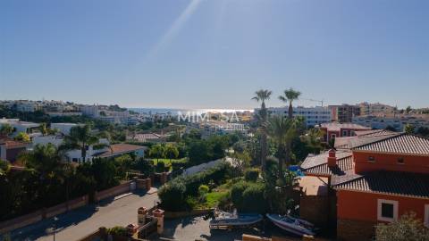 Nova Moradia de 4 Quartos em Suite em Porto de Mós, Lagos