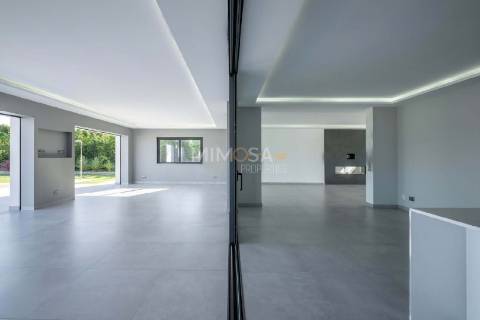 Moradia de Luxo entre o Boavista Golf e as Falésias de Lagos