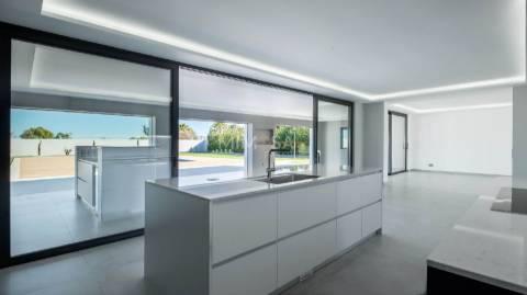 Moradia de Luxo entre o Boavista Golf e as Falésias de Lagos