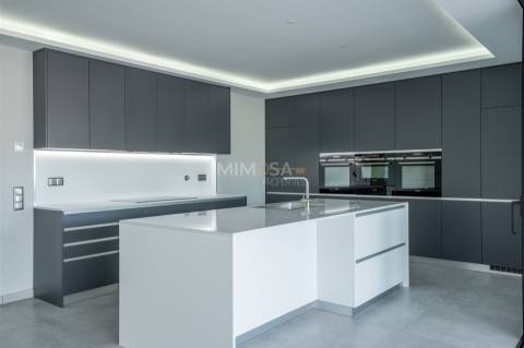 Moradia de Luxo entre o Boavista Golf e as Falésias de Lagos