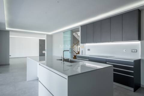 Moradia de Luxo entre o Boavista Golf e as Falésias de Lagos