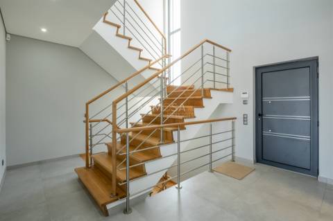 Moradia de Luxo entre o Boavista Golf e as Falésias de Lagos