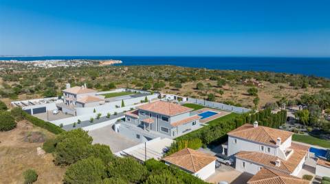 Moradia de Luxo entre o Boavista Golf e as Falésias de Lagos
