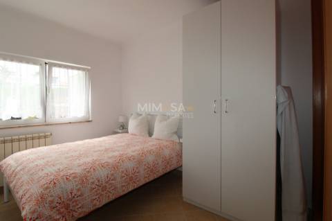 Moradia com Piscina e Vista Mar, a 2 Minutos da Praia da Amoreira