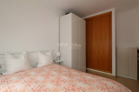 Moradia com Piscina e Vista Mar, a 2 Minutos da Praia da Amoreira