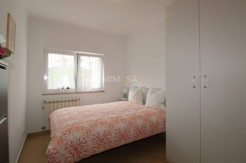 Moradia com Piscina e Vista Mar, a 2 Minutos da Praia da Amoreira