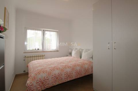 Moradia com Piscina e Vista Mar, a 2 Minutos da Praia da Amoreira