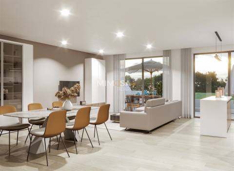 Moradia T3+1 Geminada em Construção – Estômbar