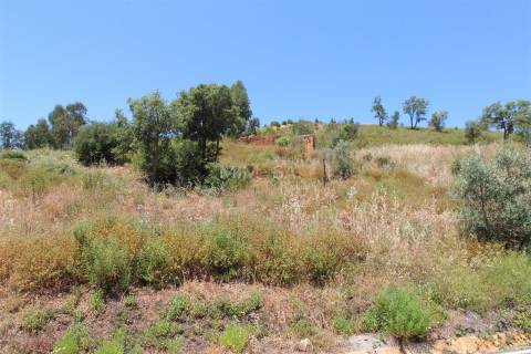 Terreno Misto  com Ruína para Reconstrução em Monchique