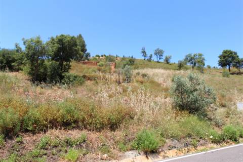 Terreno Misto  com Ruína para Reconstrução em Monchique