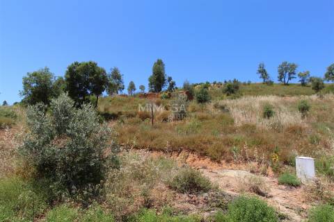 Terreno Misto  com Ruína para Reconstrução em Monchique