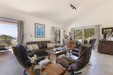 Moradia T3 com Vista Mar em Salema