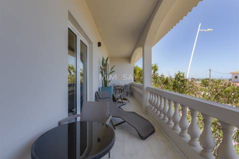 Moradia T5+2 com Vista Mar na Meia Praia, Lagos