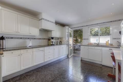 Moradia T5+2 com Vista Mar na Meia Praia, Lagos