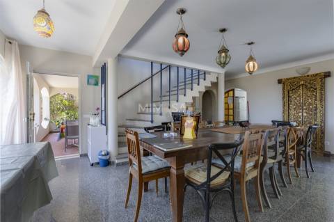 Moradia T5+2 com Vista Mar na Meia Praia, Lagos