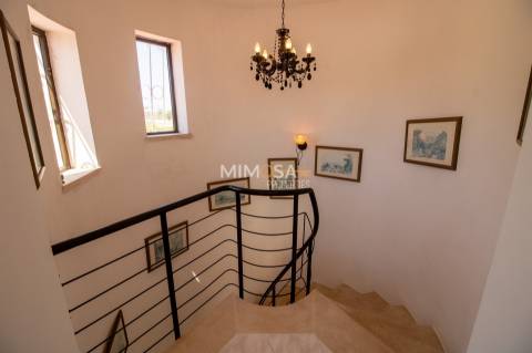 Quinta T4 com Piscina e Frutal perto de Lagoa