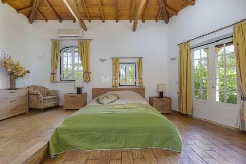 Moradia T5 de Charme com Piscina e Spa – Alcalar, Portimão