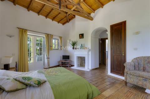 Moradia T5 de Charme com Piscina e Spa – Alcalar, Portimão