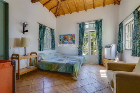 Moradia T5 de Charme com Piscina e Spa – Alcalar, Portimão