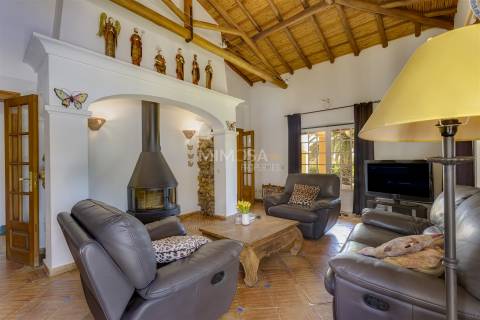 Moradia T5 de Charme com Piscina e Spa – Alcalar, Portimão