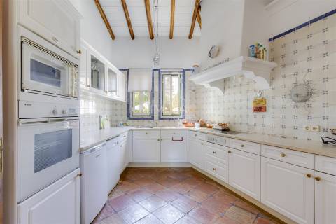 Moradia T5 de Charme com Piscina e Spa – Alcalar, Portimão