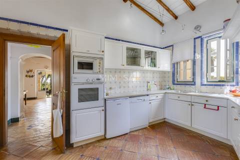 Moradia T5 de Charme com Piscina e Spa – Alcalar, Portimão