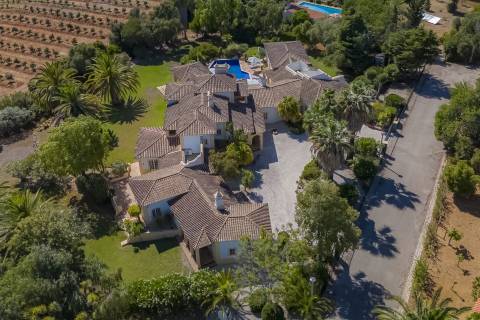 Moradia T5 de Charme com Piscina e Spa – Alcalar, Portimão