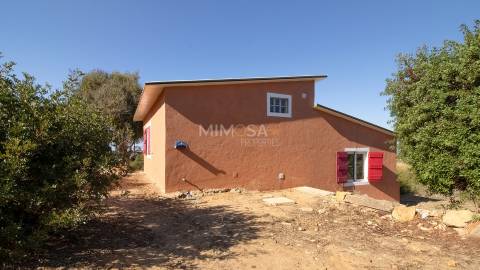 Quinta Típica Restaurada em Lagos – 2 Ha com Potencial Turístico