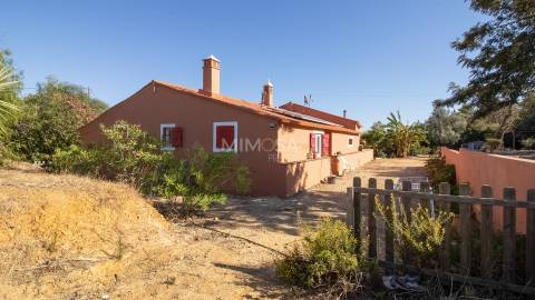 Quinta Típica Restaurada em Lagos – 2 Ha com Potencial Turístico