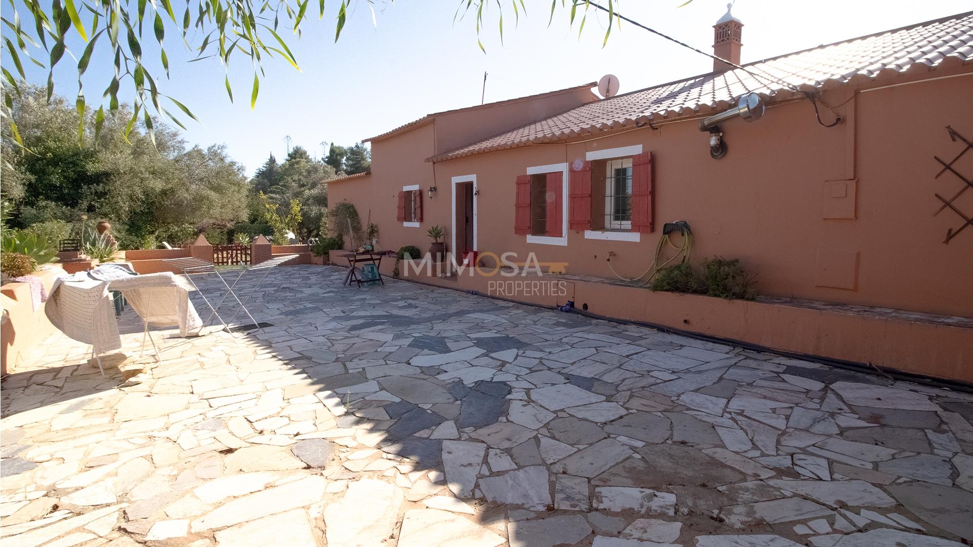 Quinta Típica Restaurada em Lagos – 2 Ha com Potencial Turístico