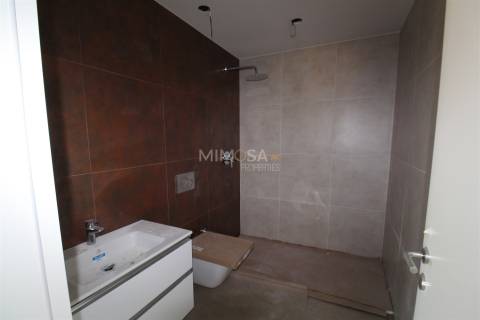 Novo Apartamento T2 com Vista para o Mar em Alvor