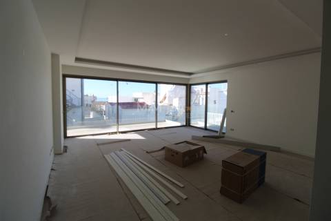Novo Apartamento T2 com Vista para o Mar em Alvor