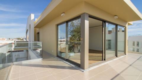 Novo Apartamento T3 com Vista para o Mar em Alvor