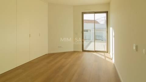 Novo Apartamento T3 com Vista para o Mar em Alvor