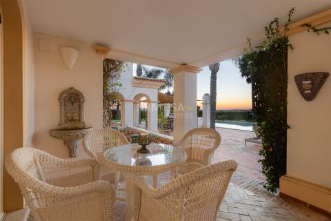 Magnífica Villa Senhorial com Vista Mar e Jardins Paisagísticos