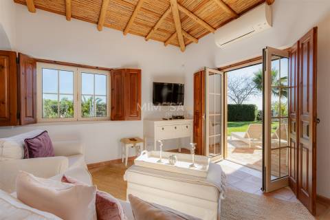 Magnífica Villa Senhorial com Vista Mar e Jardins Paisagísticos