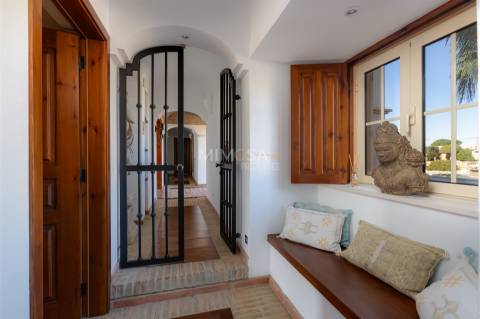 Magnífica Villa Senhorial com Vista Mar e Jardins Paisagísticos