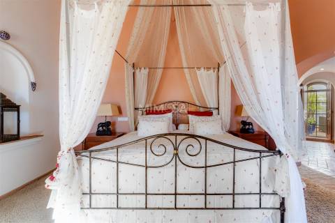 Magnífica Villa Senhorial com Vista Mar e Jardins Paisagísticos