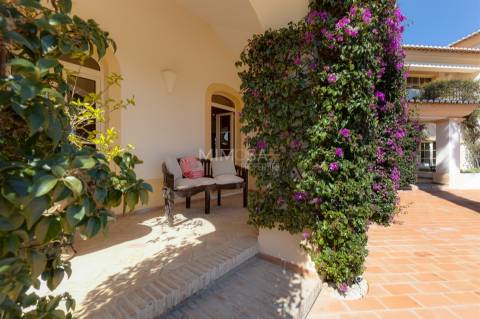 Magnífica Villa Senhorial com Vista Mar e Jardins Paisagísticos